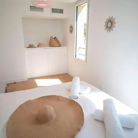 La Des Salants La Capte Presqu'ile De Giens Villa